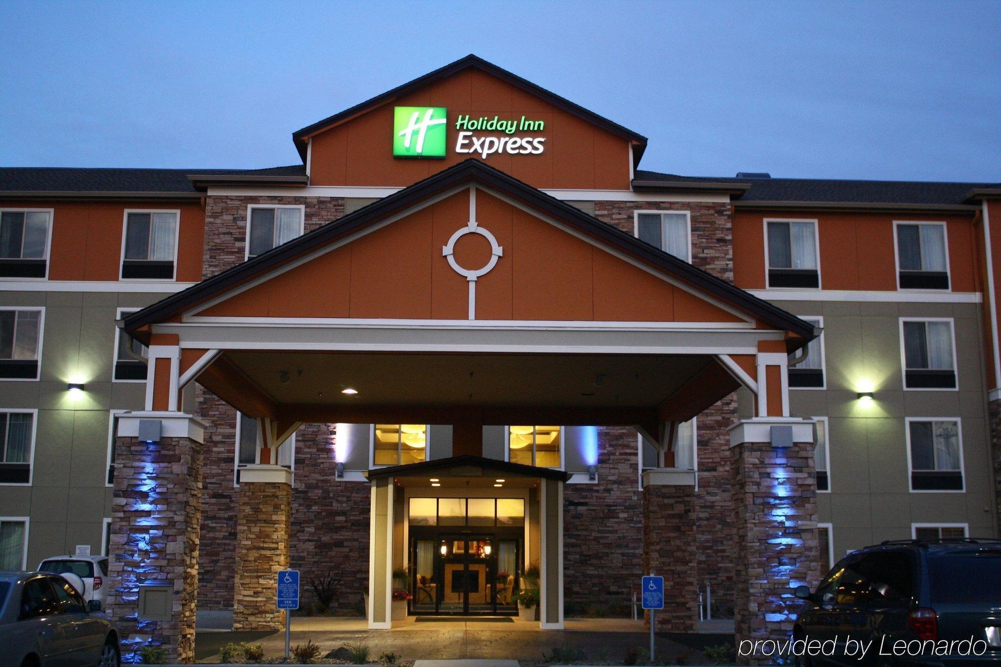 Holiday Inn Express Newport By Ihg Luaran gambar