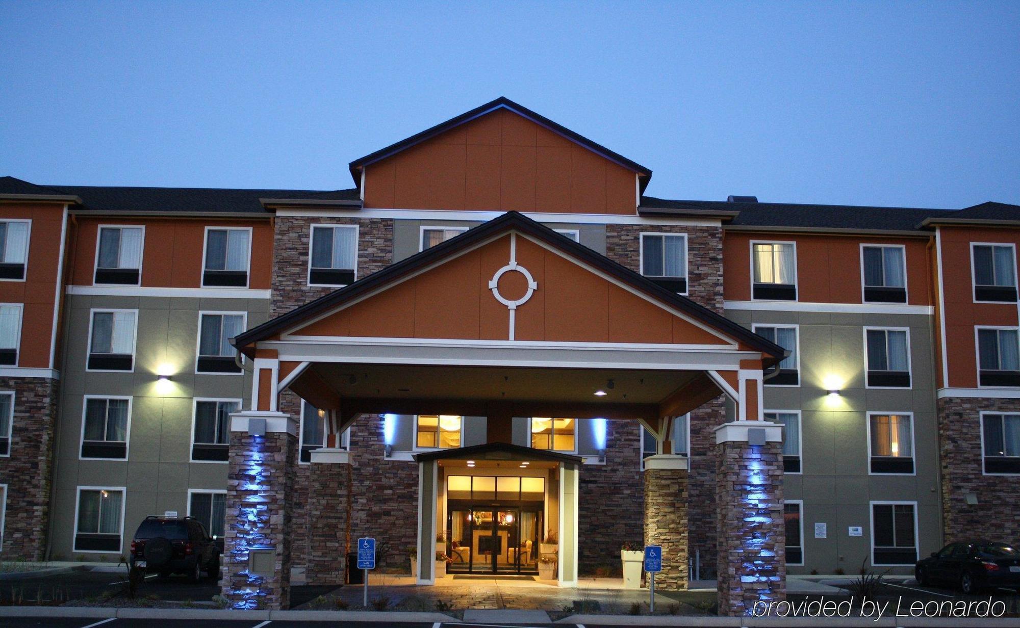 Holiday Inn Express Newport By Ihg Luaran gambar