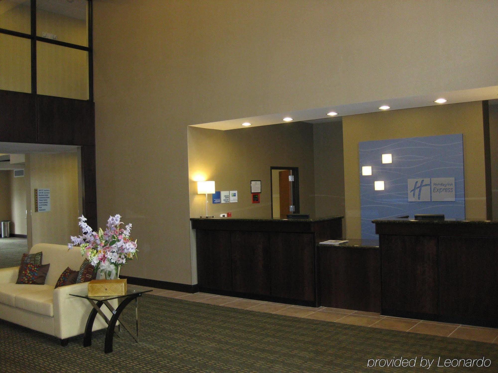 Holiday Inn Express Newport By Ihg Dalaman gambar
